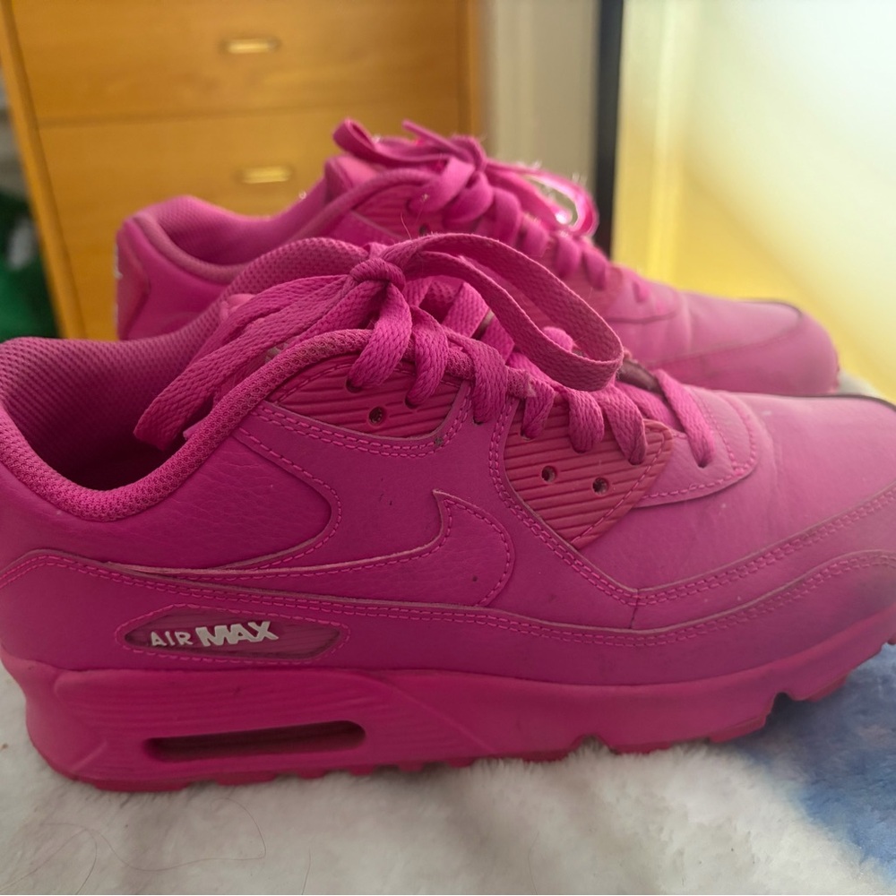 Nike Air Max Women's Sneakers in Hot Pink